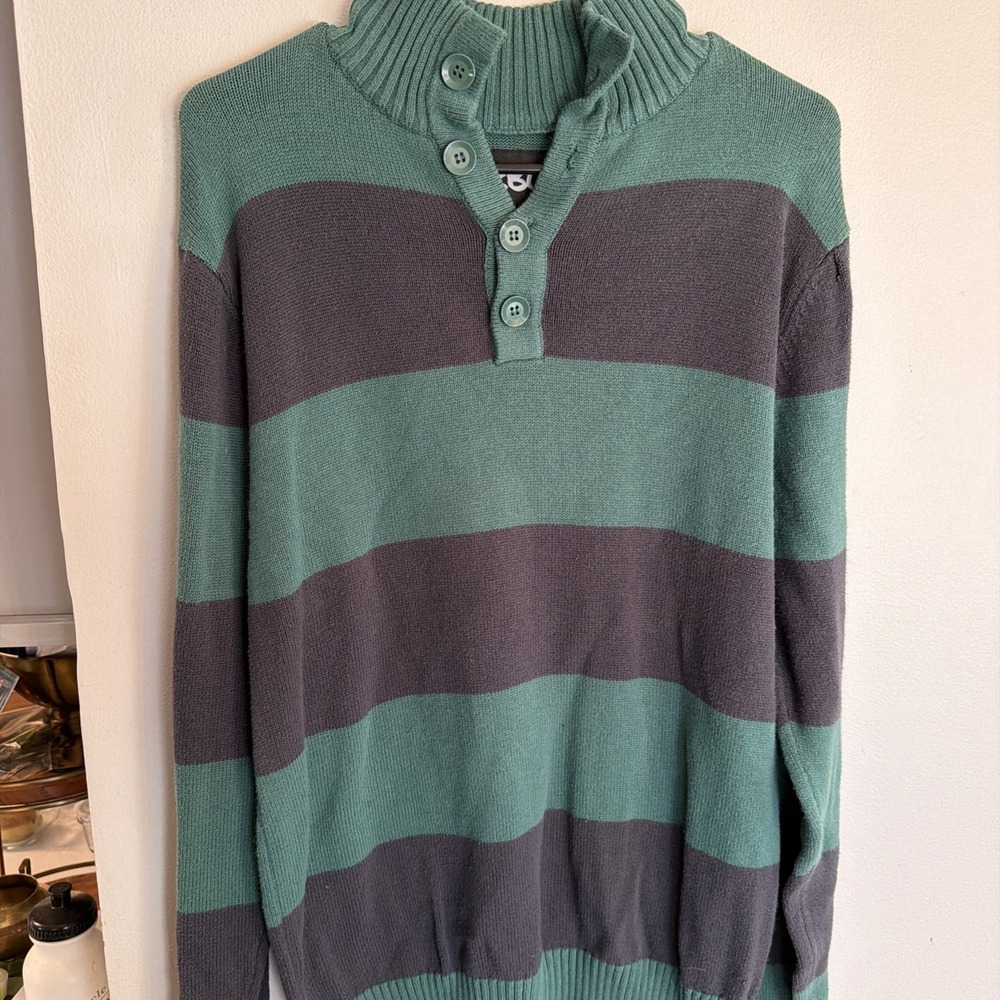 Carbon Men's Sweater Green Striped Size Medium 100% cotton